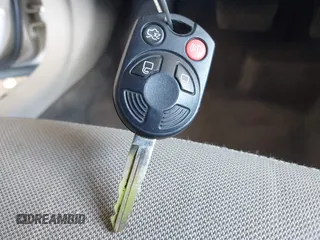 2010 Ford Fusion SE с VIN 3FAHP0HG1AR117710, выставлен на аукционе IAAI как лот 42666903 с пробегом 152 859 миль миль и . История ставок и продаж доступна на DreamBid. Изображение 11.