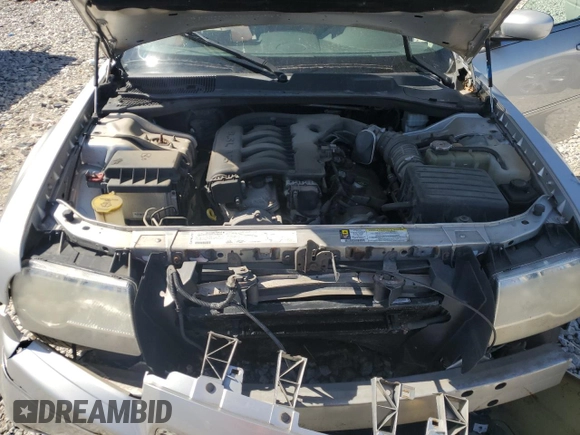 2006 Chrysler 300 z VIN 2C3KA53G26H469479, wystawiony jako Copart lot #57260885 z przebiegiem Nie podano mil oraz Czysty tytuł • Clean title. Historia ofert i sprzedaży dostępna na DreamBid. Obrazek 11.