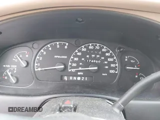 2001 Ford Explorer XLT z VIN 1FMZU73E71ZA79770, wystawiony jako IAAI lot #42499921 z przebiegiem 174 050 mil mil oraz . Historia ofert i sprzedaży dostępna na DreamBid. Obrazek 7.