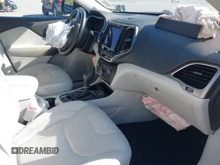 2020 Jeep Cherokee Limited z VIN 1C4PJLDB4LD595411, wystawiony jako IAAI lot #42036551 z przebiegiem 65 087 mil mil oraz . Historia ofert i sprzedaży dostępna na DreamBid. Obrazek 5.
