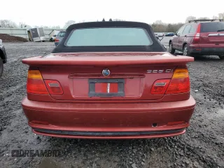 2001 BMW 3 Series 325Ci with VIN WBABS334X1JY41304, listed as a Copart auction lot 85814304 with 93,527 mi miles and Salvage Title. Bid and sale history available at carsss.com. Image 6.