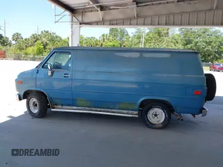 1989 Chevrolet Chevy Van z VIN 1GCEG25K3K7104404, wystawiony jako IAAI lot #42266335 z przebiegiem 96 272 mil mil oraz . Historia ofert i sprzedaży dostępna na DreamBid. Obrazek 13.