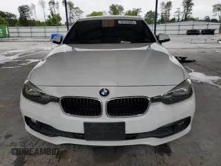 2016 BMW 3 Series 320i xDrive z VIN WBA8E5G55GNT41469, wystawiony jako Copart lot #56165005 z przebiegiem Nie podano mil oraz Czysty tytuł • Clean title. Historia ofert i sprzedaży dostępna na DreamBid. Obrazek 5.