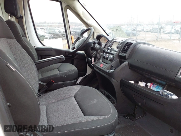 2018 Ram ProMaster Cargo with VIN 3C6URVJG0JE153588, listed as a IAAI auction lot 41726532 with 86,305 mi miles. Bid and sale history available at carsss.com. Image 5.