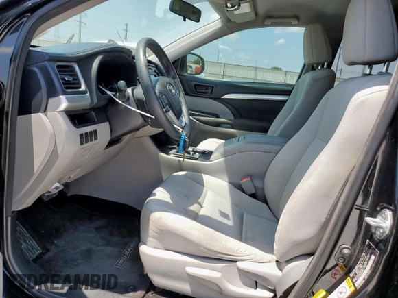 2014 Toyota Highlander LE z VIN 5TDZARFH0ES008478, wystawiony jako Copart lot #59300555 z przebiegiem 117 163 mil mil oraz Szkoda całkowita • Salvage title. Historia ofert i sprzedaży dostępna na DreamBid. Obrazek 7.