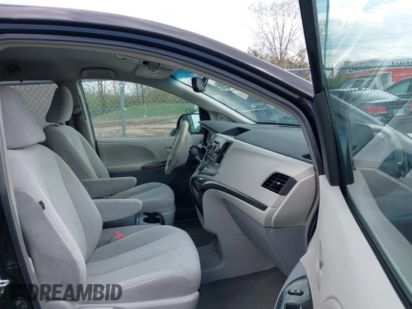 2013 Toyota Sienna LE AAS with VIN 5TDKK3DC8DS401419, listed as a IAAI auction lot 42007146 with 182,651 mi miles. Bid and sale history available at carsss.com. Image 5.