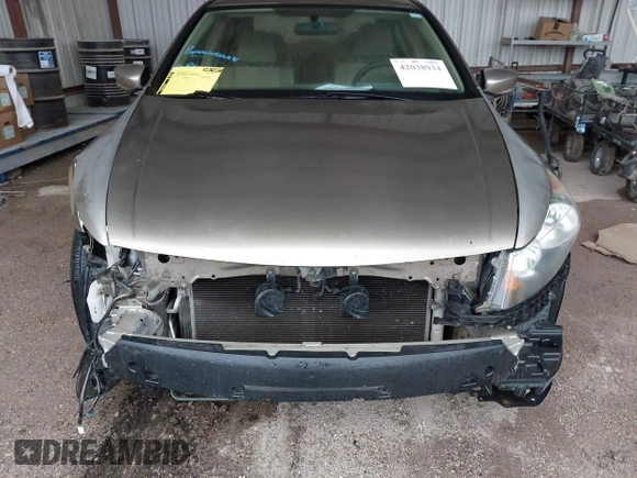2009 Honda Accord LX-P z VIN 1HGCP26469A179717, wystawiony jako IAAI lot #42038934 z przebiegiem 133 110 mil mil oraz . Historia ofert i sprzedaży dostępna na DreamBid. Obrazek 6.