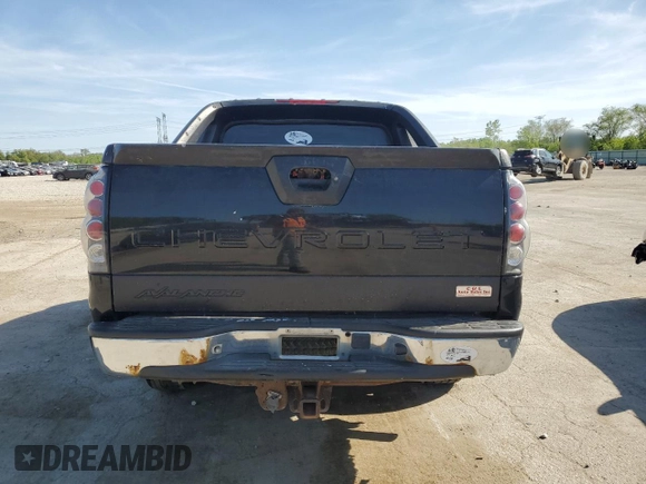 2005 Chevrolet Avalanche Z71 z VIN 3GNEK12ZX5G217504, wystawiony jako Copart lot #56369845 z przebiegiem Nie podano mil oraz Szkoda całkowita • Salvage title. Historia ofert i sprzedaży dostępna na DreamBid. Obrazek 6.