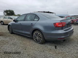 2015 Volkswagen Jetta SE with VIN 3VWD17AJ9FM329149, listed as a Copart auction lot 59561285 with 111,552 mi miles and Salvage title. Bid and sale history available at DreamBid. Image 2.