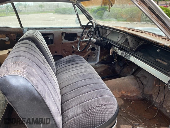 1966 Chevrolet Impala z VIN 164376R130769, wystawiony jako Copart lot #56249945 z przebiegiem 26 996 mil mil oraz Czysty tytuł • Clean title. Historia ofert i sprzedaży dostępna na DreamBid. Obrazek 5.