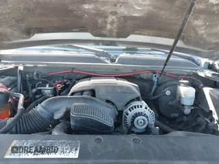 2008 Chevrolet Suburban LTZ z VIN 1GNFC160X8R173120, wystawiony jako IAAI lot #41422800 z przebiegiem 240 167 mil mil oraz . Historia ofert i sprzedaży dostępna na DreamBid. Obrazek 10.