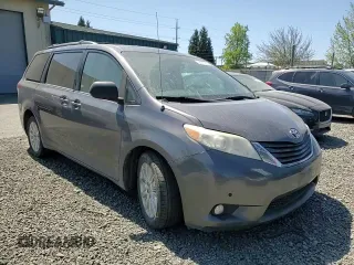 2011 Toyota Sienna XLE z VIN 5TDDK3DC2BS012927, wystawiony jako Copart lot #54073135 z przebiegiem 307 546 mil mil oraz Szkoda całkowita • Salvage title. Historia ofert i sprzedaży dostępna na DreamBid. Obrazek 14.