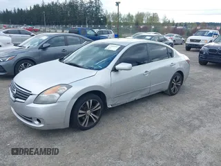 2007 Nissan Altima 2.5 S with VIN 1N4AL21E97C126762, listed as a IAAI auction lot 42033441 with 231,347 mi miles. Bid and sale history available at carsss.com. Image 2.