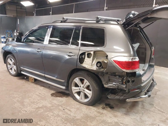 2012 Toyota Highlander with VIN 5TDBK3EH7CS112265, listed as a IAAI auction lot 41923167 with 113,655 mi miles. Bid and sale history available at carsss.com. Image 3.