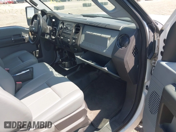 2015 Ford F-250 XLT z VIN 1FT7X2A6XFEB14897, wystawiony jako IAAI lot #42218738 z przebiegiem Nie podano mil oraz . Historia ofert i sprzedaży dostępna na DreamBid. Obrazek 5.