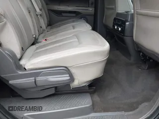 2020 Ford Expedition Max Limited z VIN 1FMJK1KT8LEA11679, wystawiony jako IAAI lot #42069709 z przebiegiem 106 112 mil mil oraz . Historia ofert i sprzedaży dostępna na DreamBid. Obrazek 8.