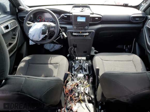 2023 Ford Police Interceptor Utility z VIN 1FM5K8AW3PNA08085, wystawiony jako Copart lot #50186945 z przebiegiem 1 464 mil mil oraz Nie do naprawy • Non repairable. Historia ofert i sprzedaży dostępna na DreamBid. Obrazek 8.