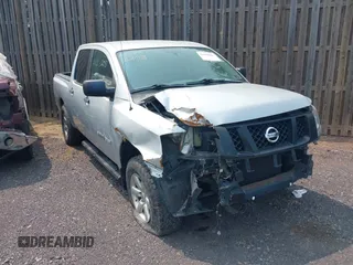 2014 Nissan Titan SV z VIN 1N6AA0EJ6EN514087, wystawiony jako IAAI lot #42399948 z przebiegiem 129 223 mil mil oraz . Historia ofert i sprzedaży dostępna na DreamBid. Obrazek 1.