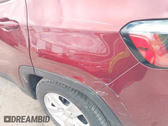 2022 Jeep Compass Latitude with VIN 3C4NJCBB2NT139933, listed as a IAAI auction lot 41886634 with 28,144 mi miles and . Bid and sale history available at DreamBid. Image 6.