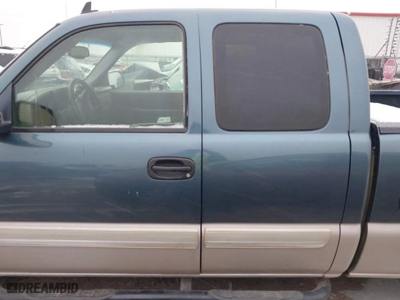2006 Chevrolet Silverado 1500 LT2 with VIN 1GCEK19B56Z135148, listed as a IAAI auction lot 41616433 with 241,628 mi miles. Bid and sale history available at carsss.com. Image 15.