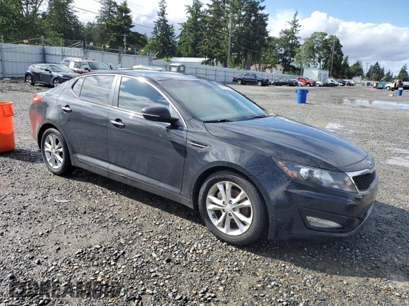 2013 Kia Optima EX z VIN 5XXGN4A78DG227184, wystawiony jako Copart lot #57710015 z przebiegiem 154 906 mil mil oraz Czysty tytuł • Clean title. Historia ofert i sprzedaży dostępna na DreamBid. Obrazek 4.