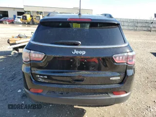 2022 Jeep Compass Latitude Lux with VIN 3C4NJDFB0NT151739, listed as a Copart auction lot 55200065 with 18,782 mi miles and Salvage title. Bid and sale history available at DreamBid. Image 6.
