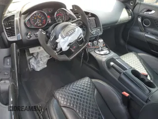 2015 Audi R8 z VIN WUAKNAFG7F7001816, wystawiony jako Copart lot #52622535 z przebiegiem 97 829 mil mil oraz Szkody całkowita. Historia ofert i sprzedaży dostępna na DreamBid. Obrazek 8.