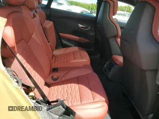 2022 Audi RS e-tron GT z VIN WAUBHBFWXN7904541, wystawiony jako Copart lot #68877093 z przebiegiem 2676 mil mil oraz . Historia ofert i sprzedaży dostępna na DreamBid. Obrazek 10.