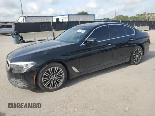 2017 BMW 5 Series 530i z VIN WBAJA5C34HG456328, wystawiony jako Copart lot #60227685 z przebiegiem 121 615 mil mil oraz Czysty tytuł • Clean title. Historia ofert i sprzedaży dostępna na DreamBid. Obrazek 1.
