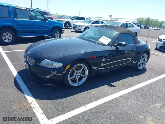 2007 BMW Z4 3.0si with VIN 4USBU53567LX02991, listed as a IAAI auction lot 41990352 with 86,329 mi miles. Bid and sale history available at carsss.com. Image 17.