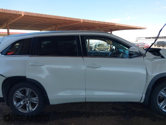 2015 Toyota Highlander Limited with VIN 5TDDKRFH5FS140709, listed as a IAAI auction lot 42152762 with 263,053 mi miles and . Bid and sale history available at DreamBid. Image 14.