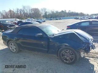 2014 Ford Mustang V6 with VIN 1ZVBP8EM2E5322709, listed as a IAAI auction lot 41732809 with 130,263 mi miles. Bid and sale history available at carsss.com. Image 14.