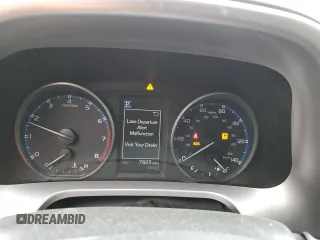 2018 Toyota RAV4 XLE with VIN JTMWFREV3JJ737450, listed as a Copart auction lot 50206255 with 7,805 mi miles and Salvage Title. Bid and sale history available at DreamBid. Image 9.