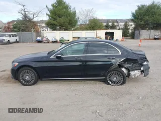 2015 Mercedes-Benz C-Class C 300 Luxury with VIN 55SWF4KB5FU020462, listed as a IAAI auction lot 40770678 with 136,442 mi miles. Bid and sale history available at carsss.com. Image 14.