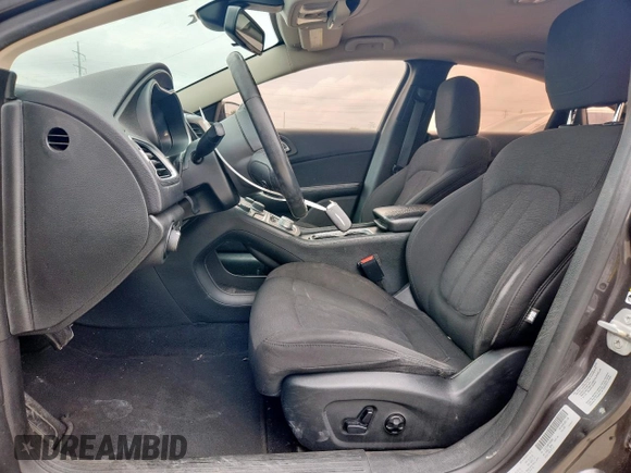 2015 Chrysler 200 Limited with VIN 1C3CCCAB8FN680655, listed as a Copart auction lot 60544225 with 192,932 mi miles and Salvage title. Bid and sale history available at DreamBid. Image 7.