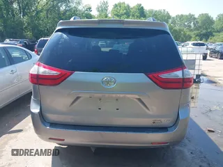 2018 Toyota Sienna LE Auto Access Seat with VIN 5TDKZ3DC9JS904884, listed as a IAAI auction lot 42132992 with 157,974 mi miles and . Bid and sale history available at DreamBid. Image 17.