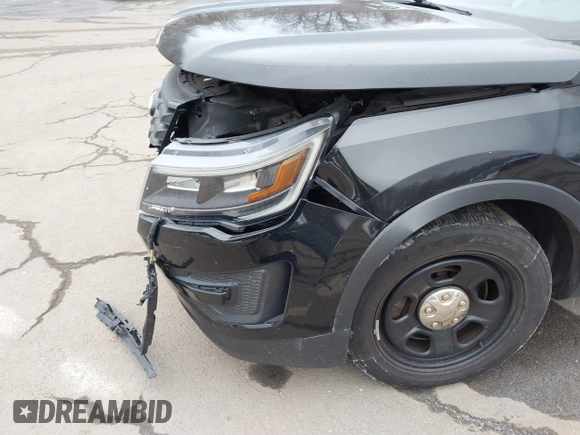 2017 Ford Police Interceptor Utility z VIN 1FM5K8AR6HGE15768, wystawiony jako IAAI lot #41561819 z przebiegiem 176 539 mil mil oraz . Historia ofert i sprzedaży dostępna na DreamBid. Obrazek 21.