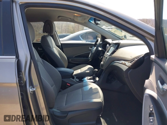 2017 Hyundai Santa Fe 2.4L z VIN 5NMZUDLB7HH015347, wystawiony jako IAAI lot #42035606 z przebiegiem 118 305 mil mil oraz . Historia ofert i sprzedaży dostępna na DreamBid. Obrazek 5.