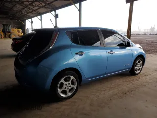 2011 Nissan LEAF SL with VIN JN1AZ0CPXBT001891, listed as a Copart auction lot 87545915 with 100,430 mi miles and Clean Title. Bid and sale history available at carsss.com. Image 3.