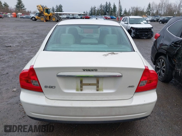 2005 Volvo S80 with VIN YV1TH592651401992, listed as a IAAI auction lot 41488954 with 83,461 mi miles. Bid and sale history available at carsss.com. Image 16.