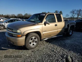 2000 Chevrolet Silverado 1500 LS with VIN 2GCEK19T2Y1200915, listed as a Copart auction lot 46069125 with 330,131 mi miles and Salvage Title. Bid and sale history available at carsss.com. Image 1.