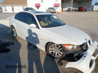2007 BMW 3 Series 328i with VIN WBAVA33557P141317, listed as a IAAI auction lot 42053206 with 1 mi miles. Bid and sale history available at carsss.com. Image 1.