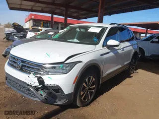 2022 Volkswagen Tiguan S with VIN 3VV1B7AX2NM001840, listed as a IAAI auction lot 41425588 with 28,720 mi miles. Bid and sale history available at carsss.com. Image 2.
