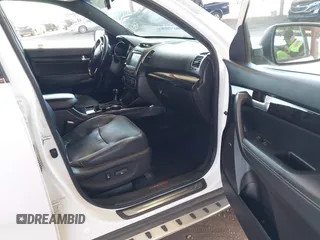 2014 Kia Sorento SX with VIN 5XYKW4A76EG438386, listed as a IAAI auction lot 41841587 with 183,076 mi miles. Bid and sale history available at carsss.com. Image 5.