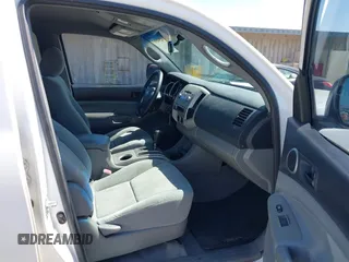 2006 Toyota Tacoma with VIN 3TMMU52N86M003228, listed as a IAAI auction lot 42548963 with 165,176 mi miles and . Bid and sale history available at DreamBid. Image 5.
