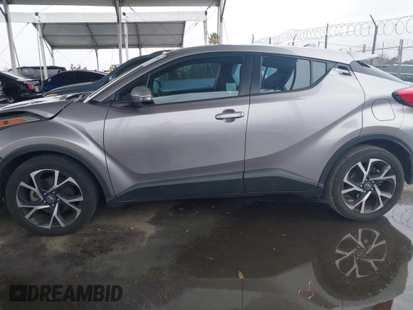 2018 Toyota C-HR XLE z VIN NMTKHMBX0JR007935, wystawiony jako IAAI lot #41805818 z przebiegiem 58 366 mil mil oraz . Historia ofert i sprzedaży dostępna na DreamBid. Obrazek 15.