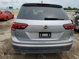2021 Volkswagen Tiguan S z VIN 3VV1B7AX5MM062422, wystawiony jako Copart lot #54876425 z przebiegiem 114 550 mil mil oraz Nie do naprawy • Non repairable. Historia ofert i sprzedaży dostępna na DreamBid. Obrazek 6.