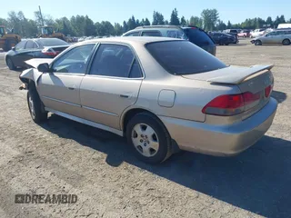 2001 Honda Accord EX с VIN 1HGCG16501A011904, выставлен на аукционе IAAI как лот 42326975 с пробегом 128 808 миль миль и . История ставок и продаж доступна на DreamBid. Изображение 3.