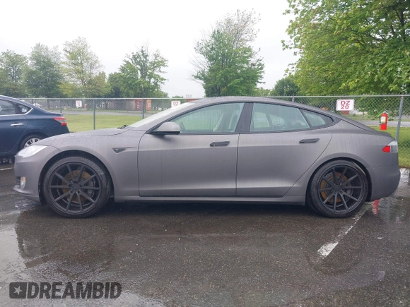 2013 Tesla Model S с VIN 5YJSA1DN4DFP09961, выставлен на аукционе IAAI как лот 42304508 с пробегом 90 648 миль миль и . История ставок и продаж доступна на DreamBid. Изображение 14.
