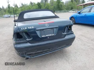 2000 Mercedes-Benz CLK 320/430 z VIN WDBLK65G9YT029795, wystawiony jako IAAI lot #42398059 z przebiegiem 109 329 mil mil oraz . Historia ofert i sprzedaży dostępna na DreamBid. Obrazek 15.